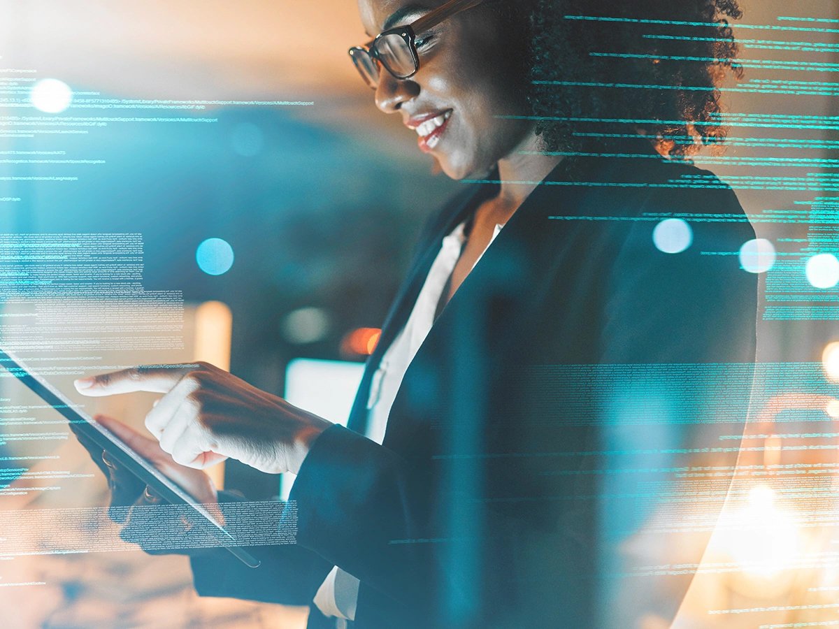 PHOTO-Stock-Website-Integrated-Dimensions-Lady-with-iPad