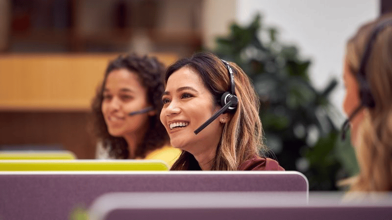 team member offering enhanced customer experience